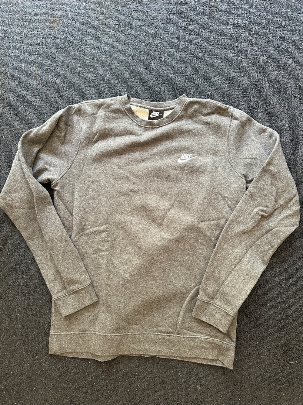 Nike Men's Gray Crewneck Sweatshirt